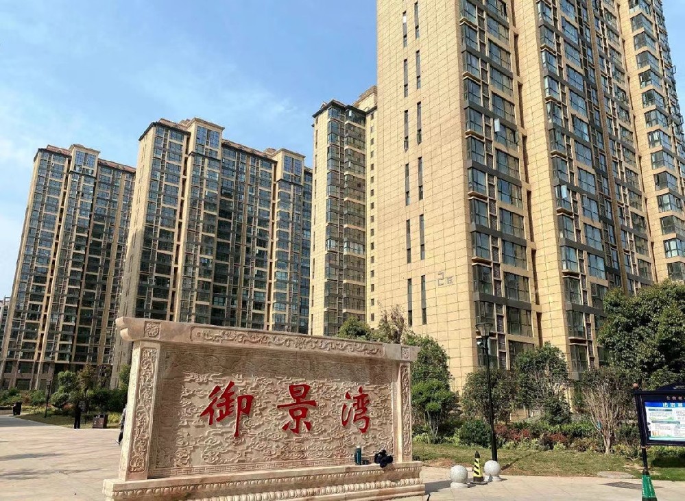 禦景灣玻璃幕牆（qiáng）清洗